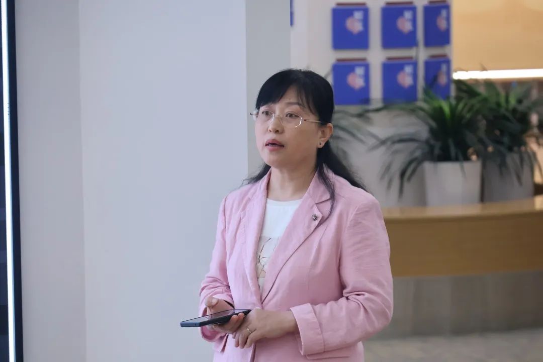 C890