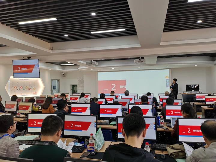 国家级职业教育创新创业教育教学资源库培训课边建边用边推广阶段性成果检验及专家点评.jpg 国家级职业教育创新创业教育教学资源库培训课边建边用边推广阶段性成果检验及专家点评.jpg